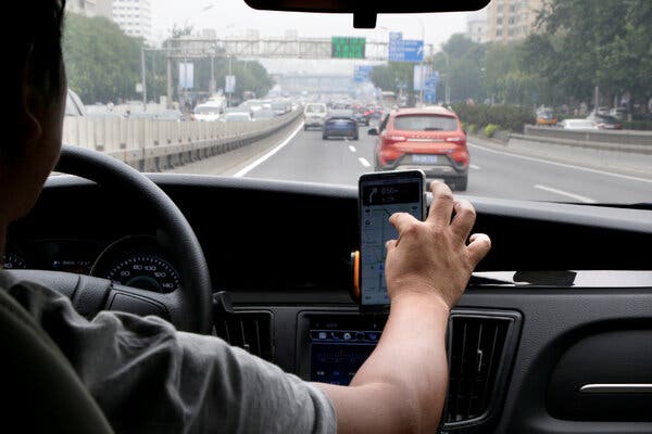A Didi driver en route to a pickup in Beijing.